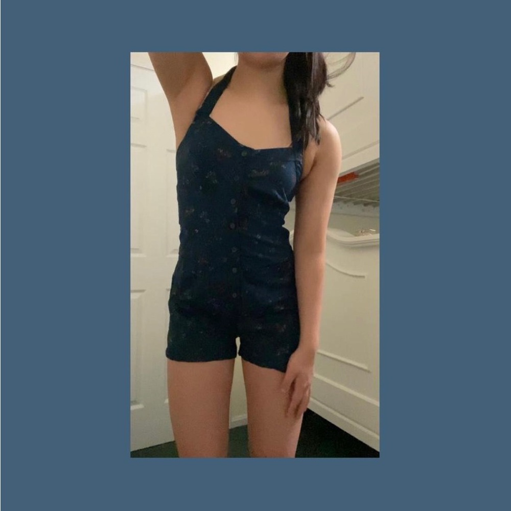 FLORAL PATTERNED HALTER NECK ROMPER